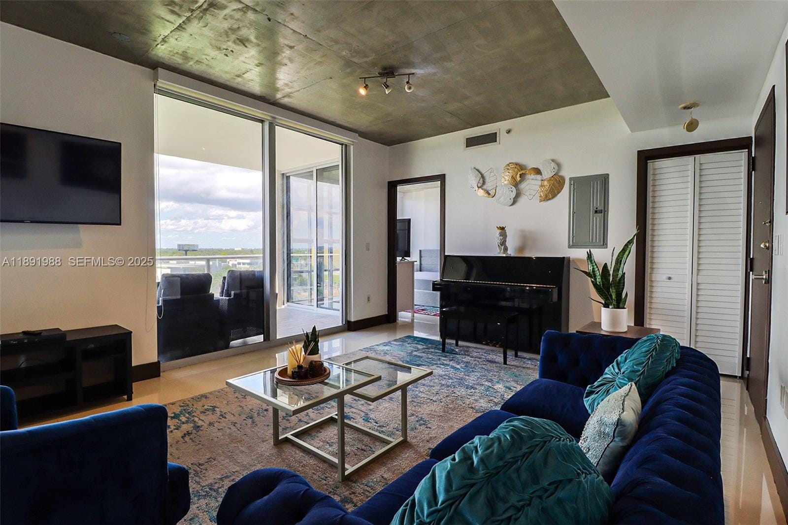 3451 NE 1st Avenue M0804, Miami, FL 33137 photo 2