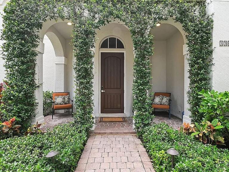 136 Segovia Way, Jupiter, FL 33458 photo 2