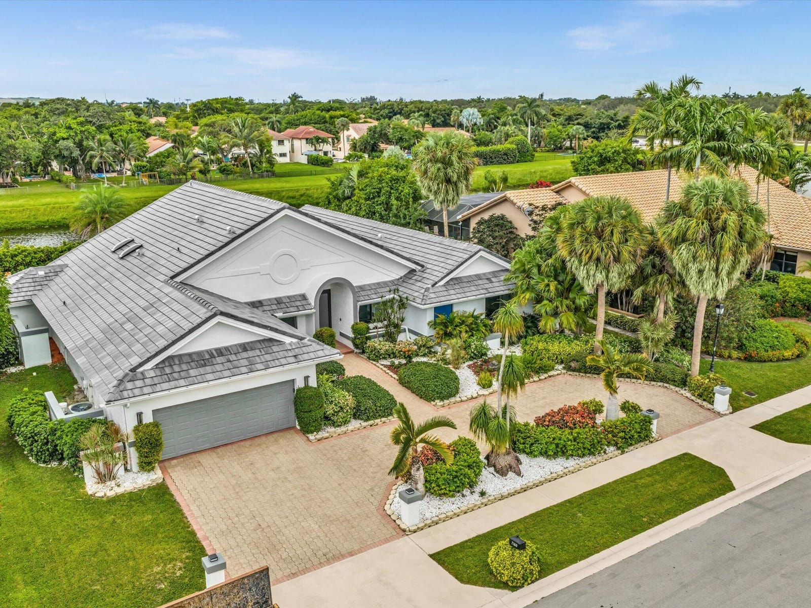 7160 Montrico Drive — photo 2