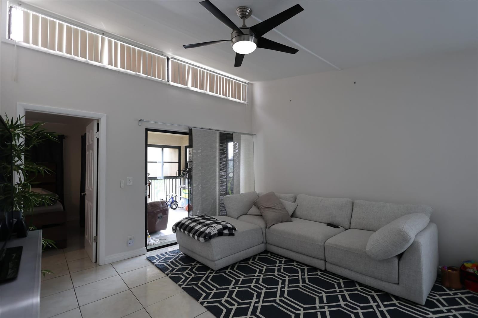 8725 Shadow Wood Boulevard 312, Coral Springs, FL 33071 photo 4