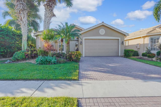 6808 Shamrock Trail, Boynton Beach, FL 33437