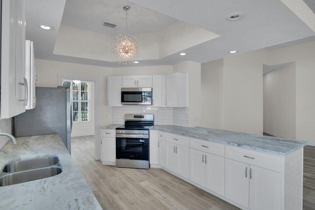 324 NW Bentley Circle, Port St. Lucie, FL 34986 photo 6