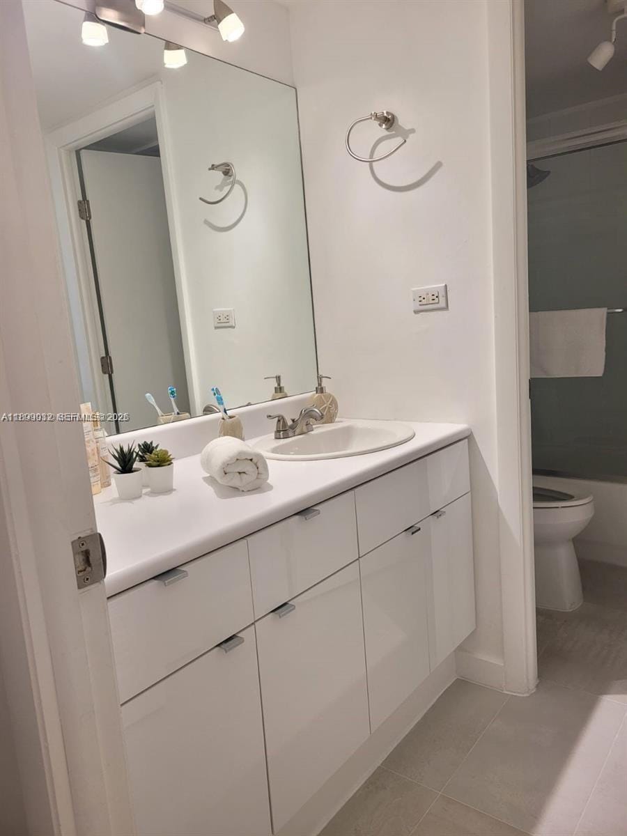 2301 Collins Avenue 736 — photo 8