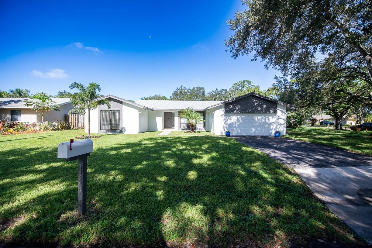 3904 W Sailboat Drive, Cooper City, FL 33026