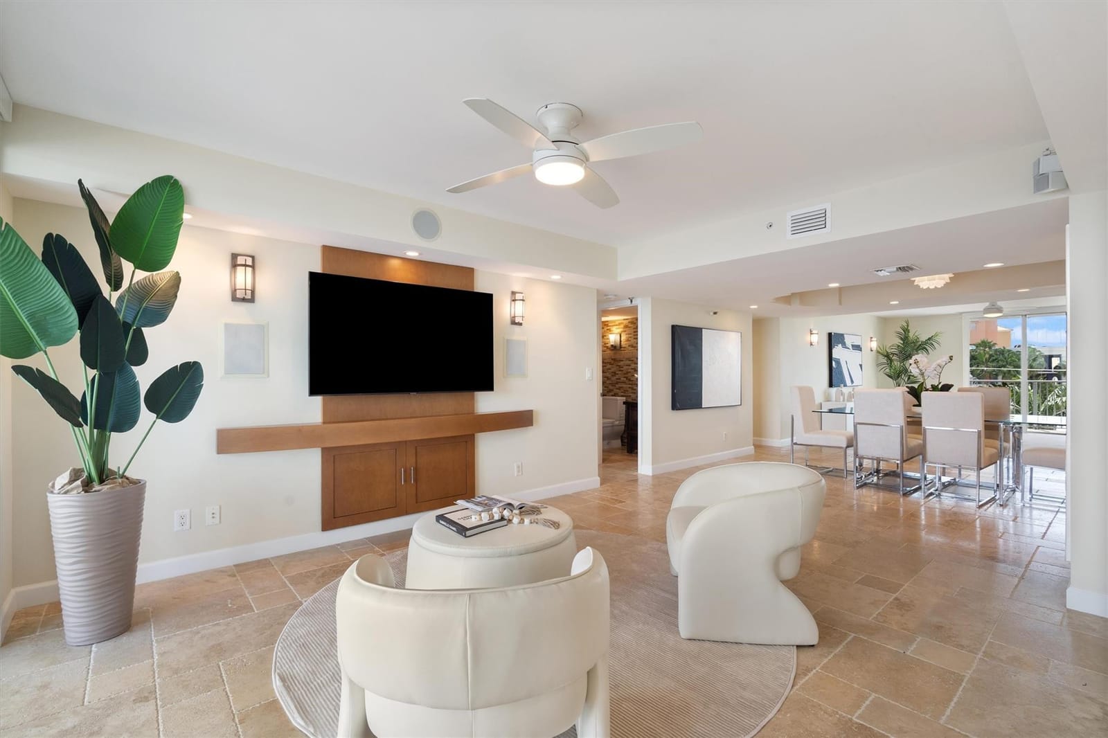 77 S Birch Road 5D — photo 9
