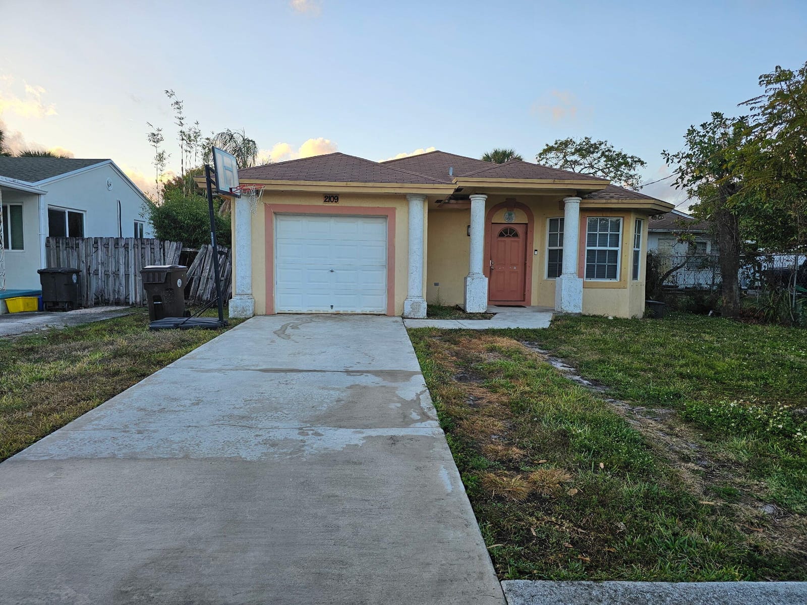 2109 Dock Street, West Palm Beach, FL 33401 photo 2