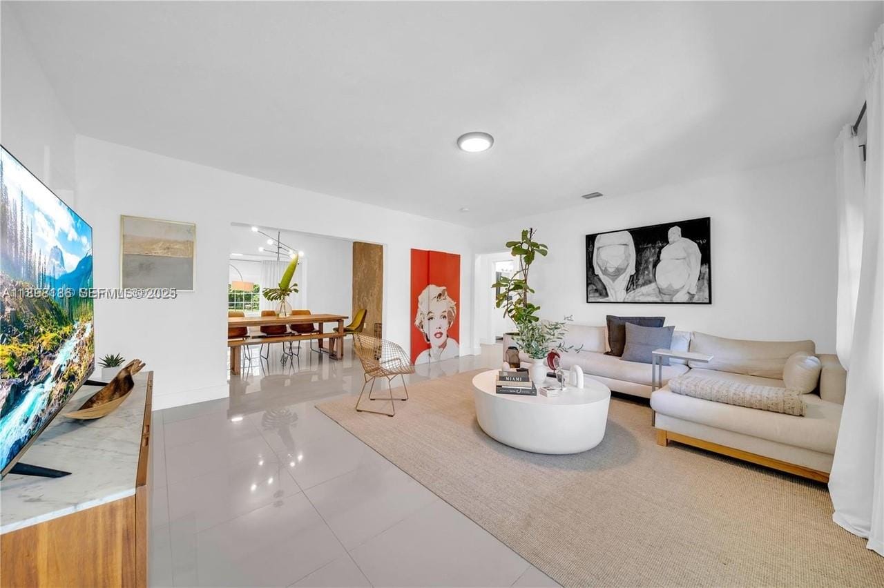 555 NE 127th Street — photo 10