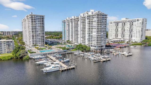 18051 Biscayne Boulevard 1104, sold in Del Prado Marina, Aventura, FL