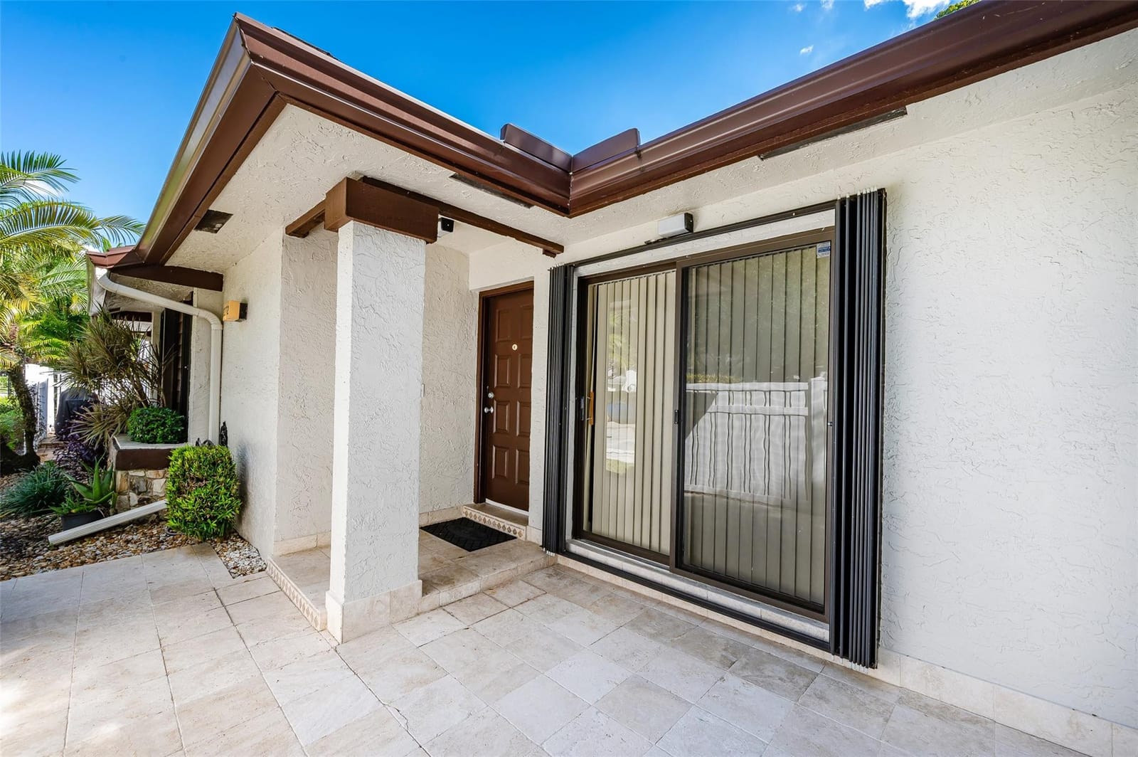 3272 Carambola Circle 3272 — photo 2