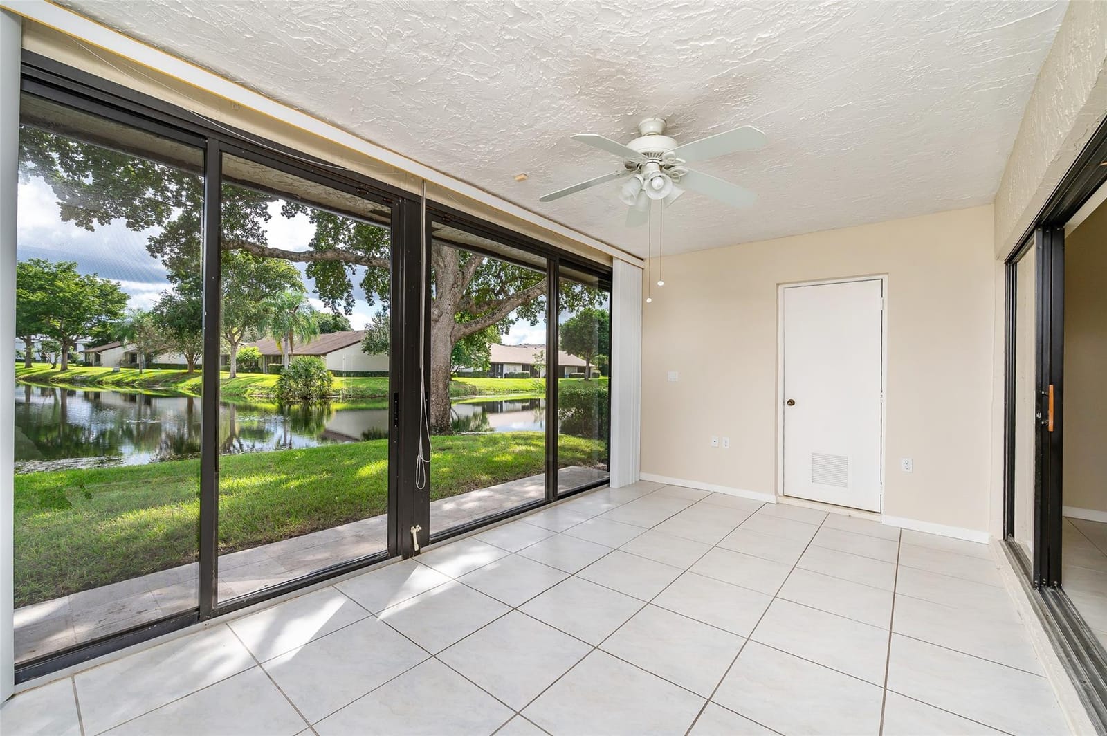 3272 Carambola Circle 3272 — photo 11