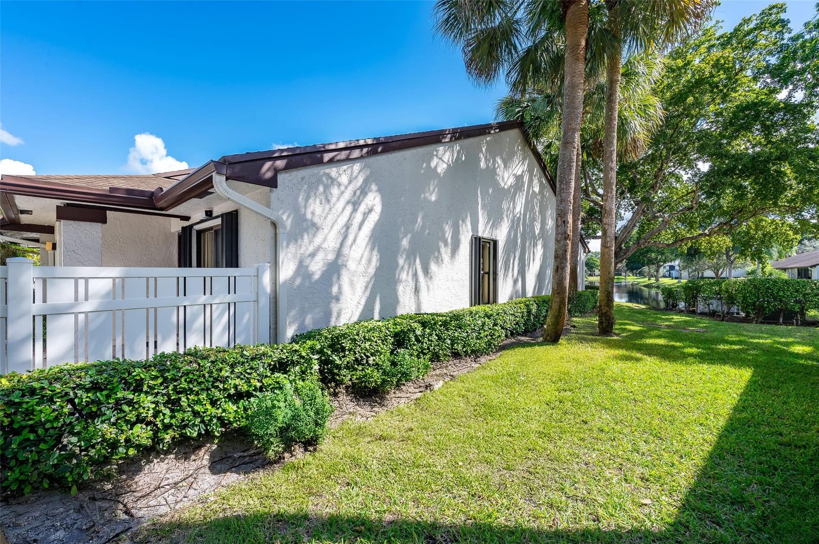 3272 Carambola Circle 3272 — photo 4