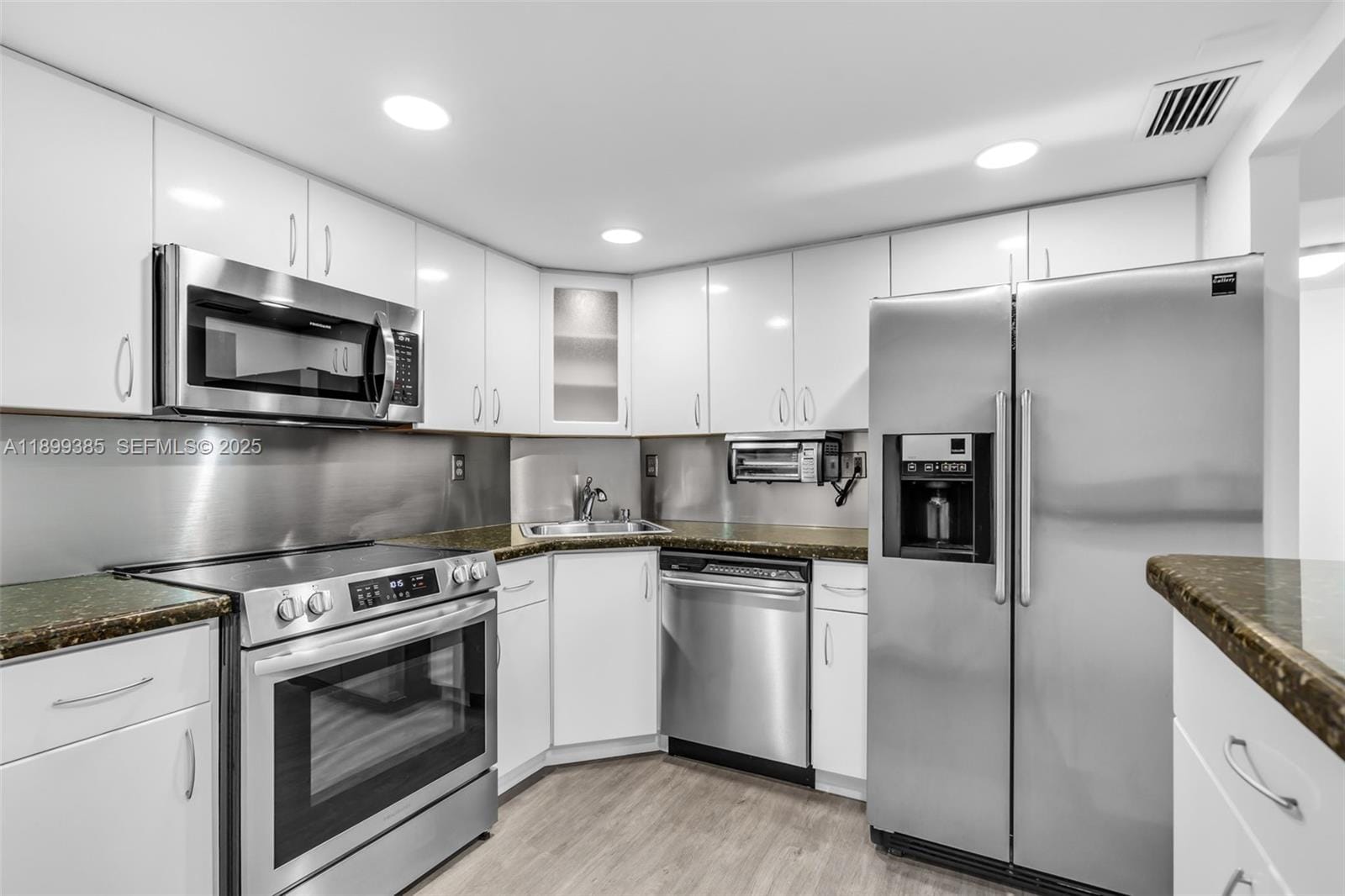 2333 Brickell Avenue PH208 — photo 11