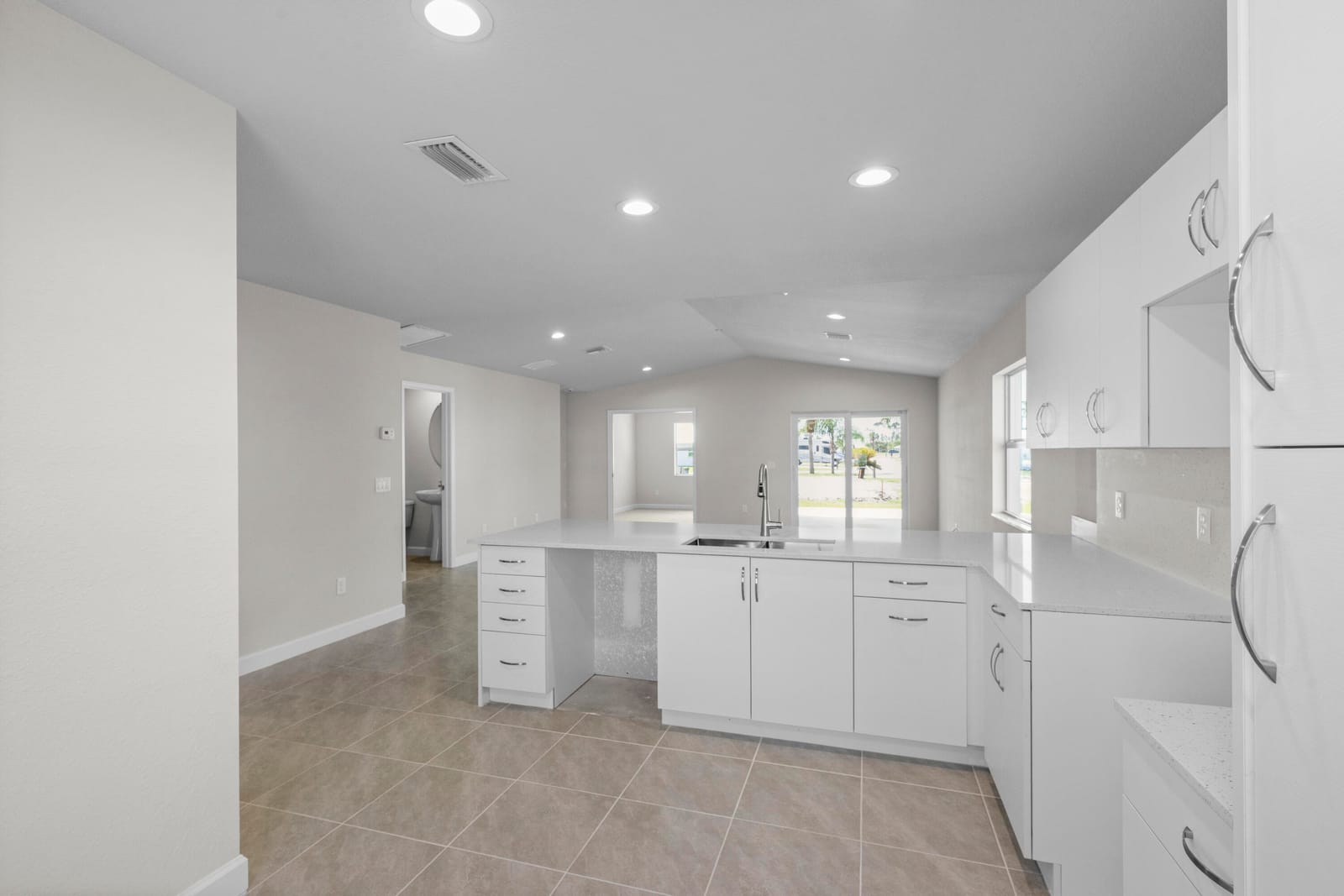 11 Villa Blanca — photo 6