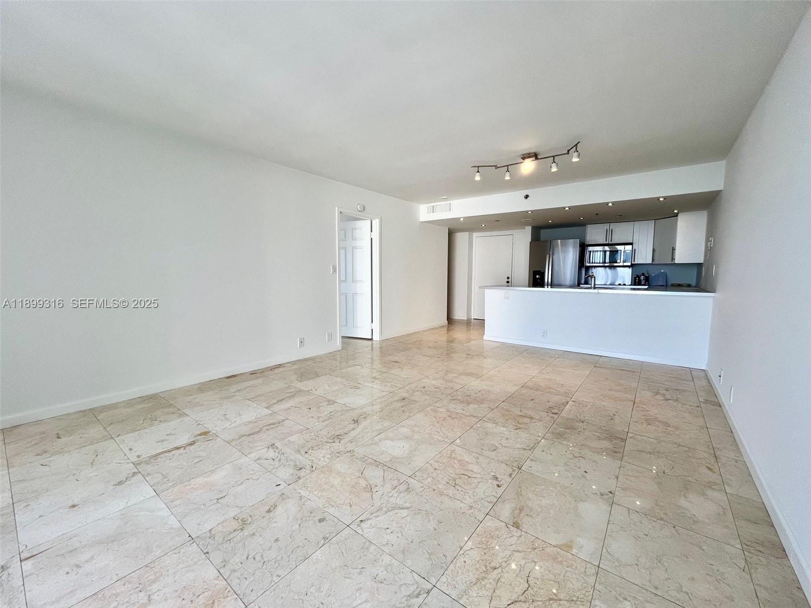 7601 E Treasure Drive 2308 — photo 2