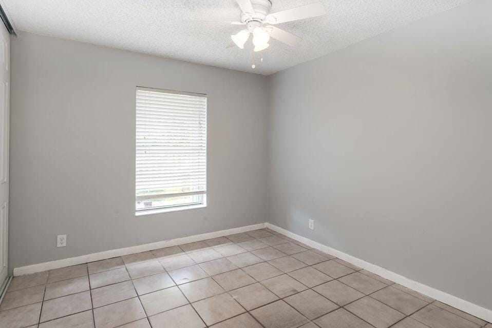 5692 SW Stonington Way SW 5692 — photo 6