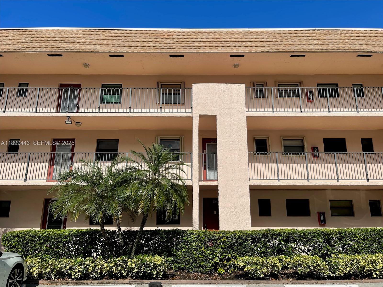 10123 Sunrise Lakes Boulevard 208, Sunrise, FL 33322