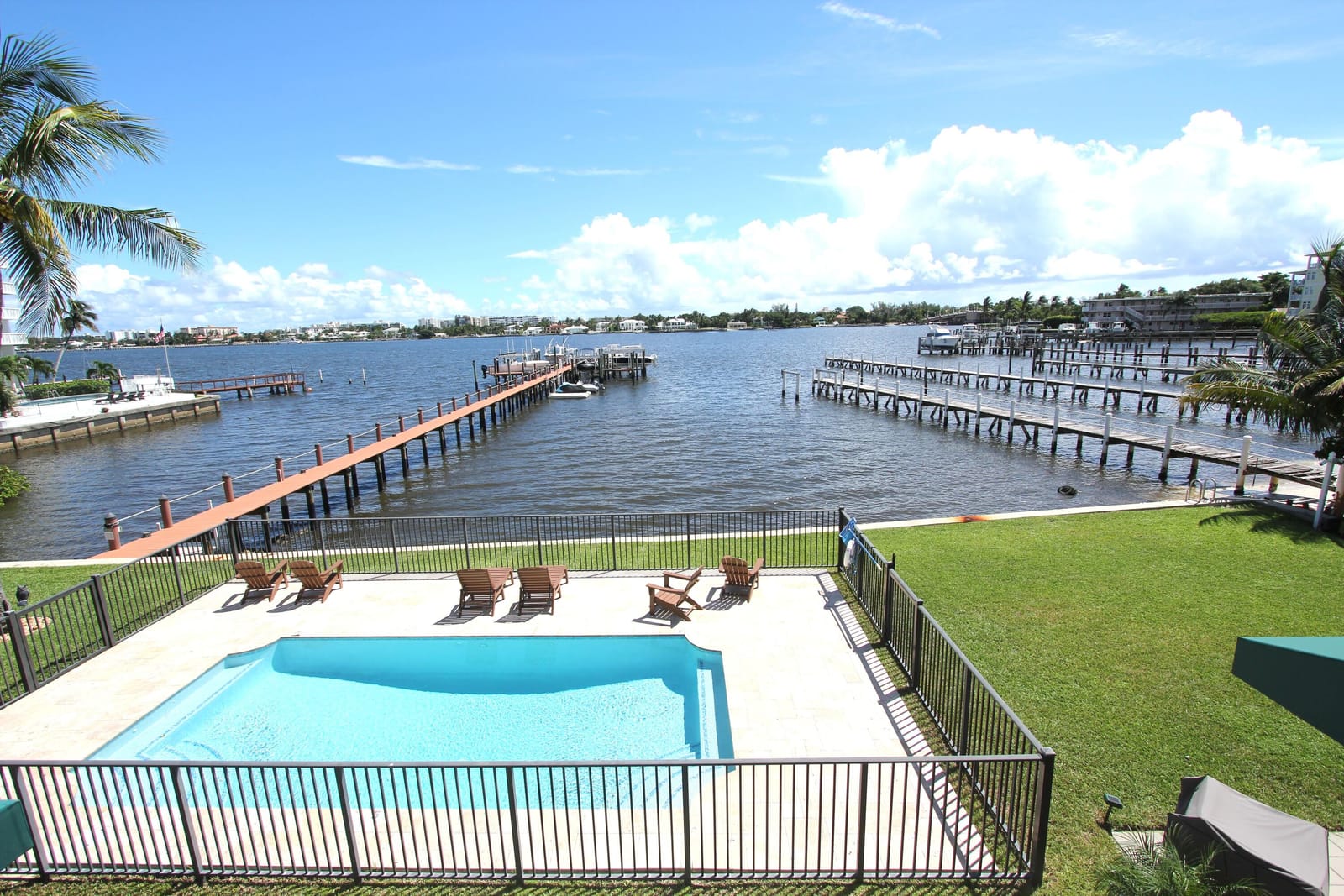 330 N Lake Drive, Lantana, FL 33462