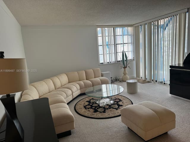 3900 N Hills Drive 310, sold in Emerald Hills C C Apts Co, Hollywood, FL