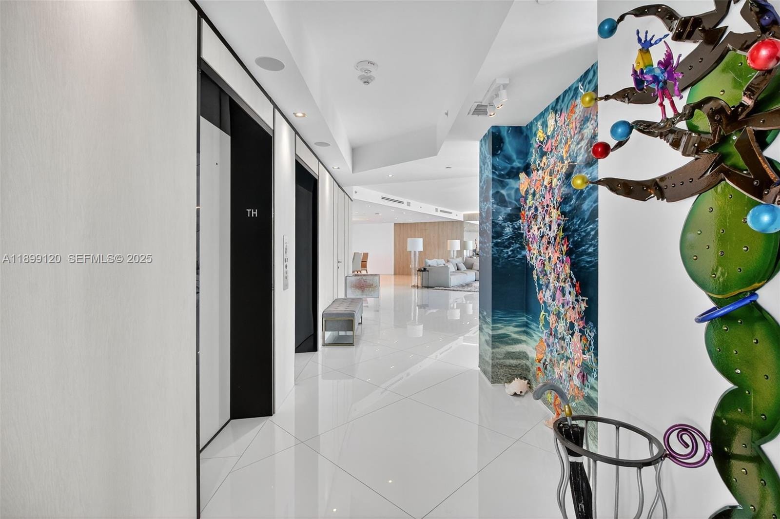 300 S Pointe Drive TH-3105, Miami Beach, FL 33139 photo 2