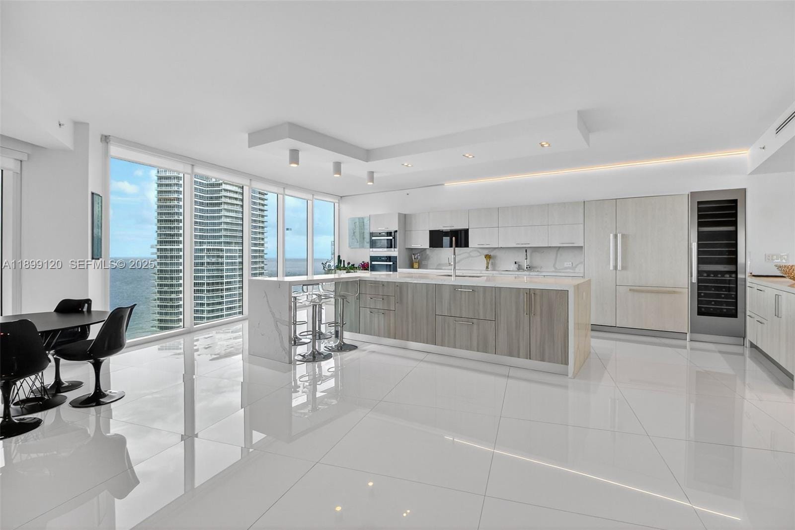 300 S Pointe Drive TH-3105, Miami Beach, FL 33139 photo 12