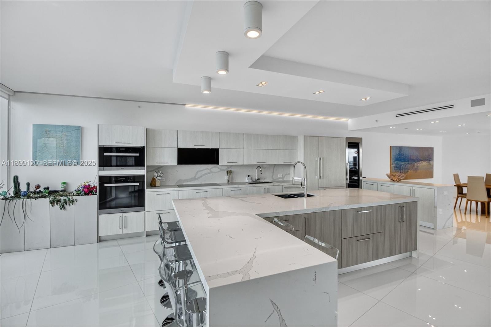 300 S Pointe Drive TH-3105, Miami Beach, FL 33139 photo 13