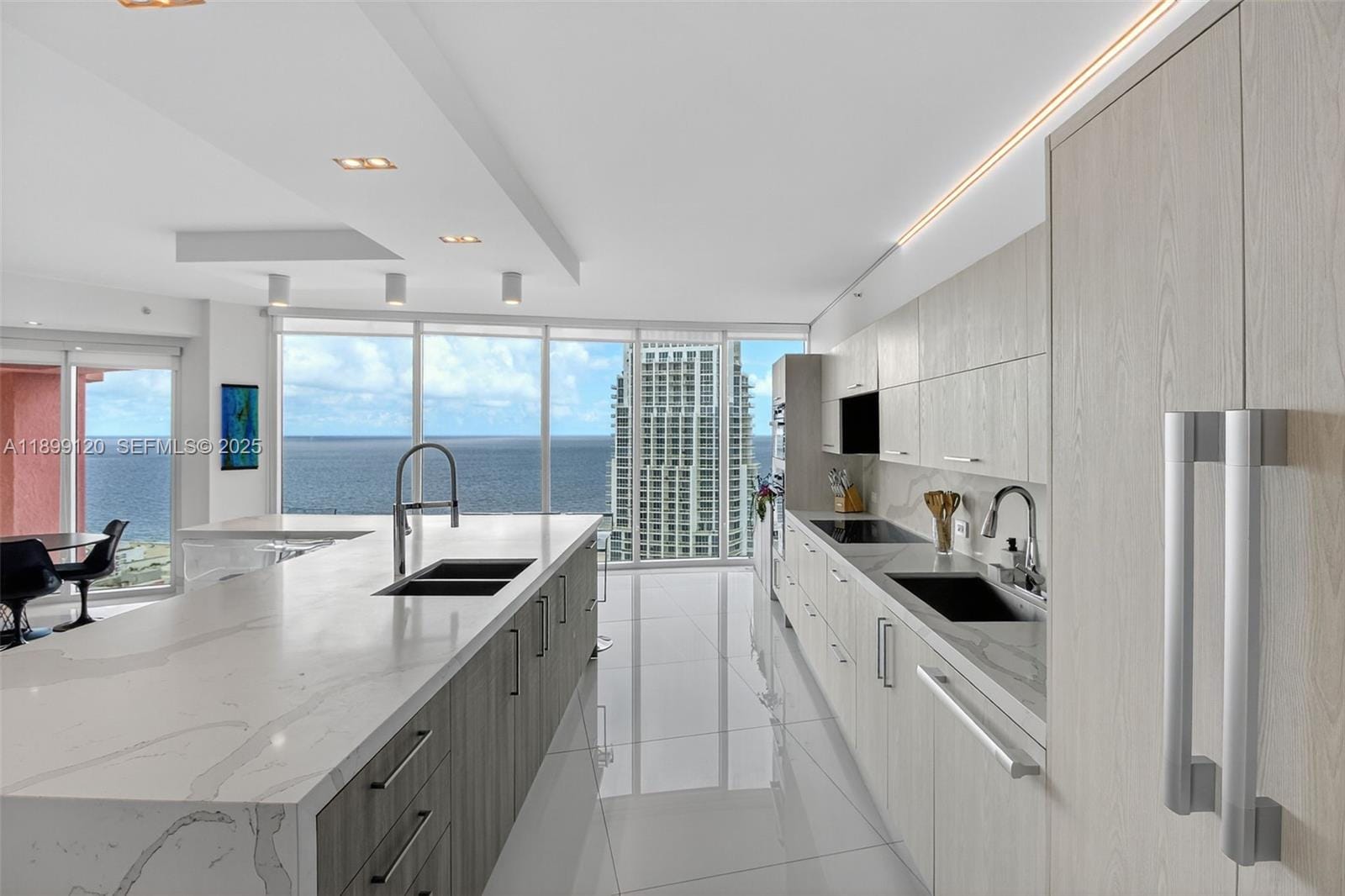 300 S Pointe Drive TH-3105, Miami Beach, FL 33139 photo 15