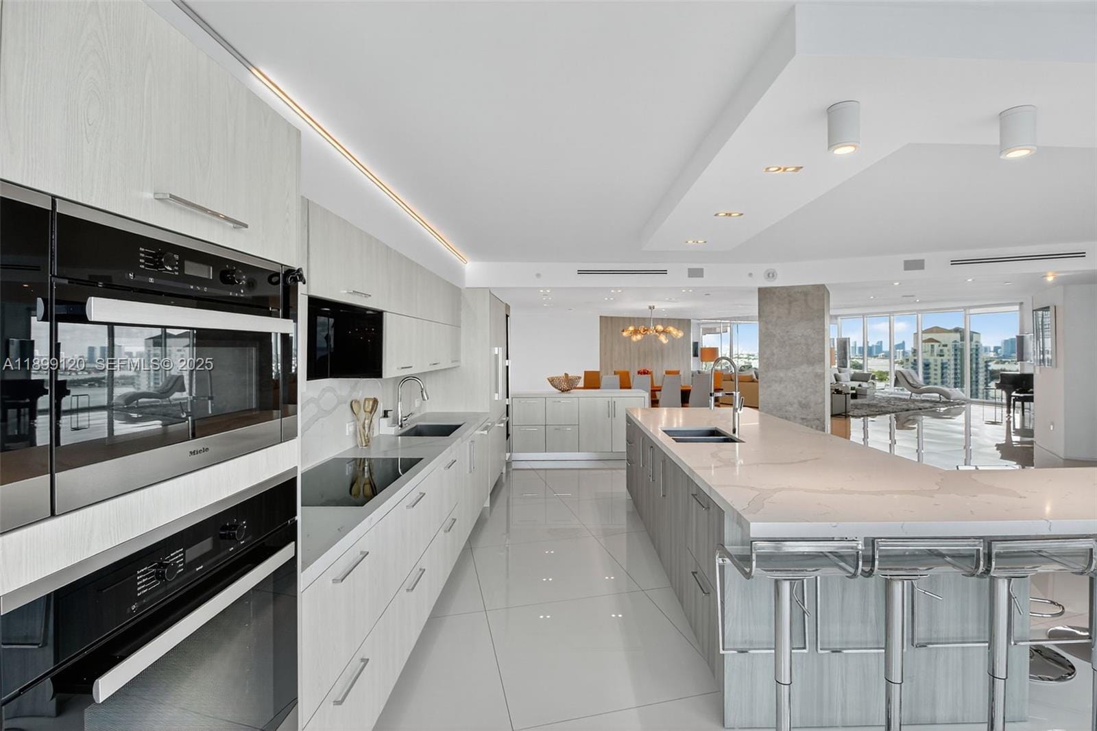 300 S Pointe Drive TH-3105, Miami Beach, FL 33139 photo 16