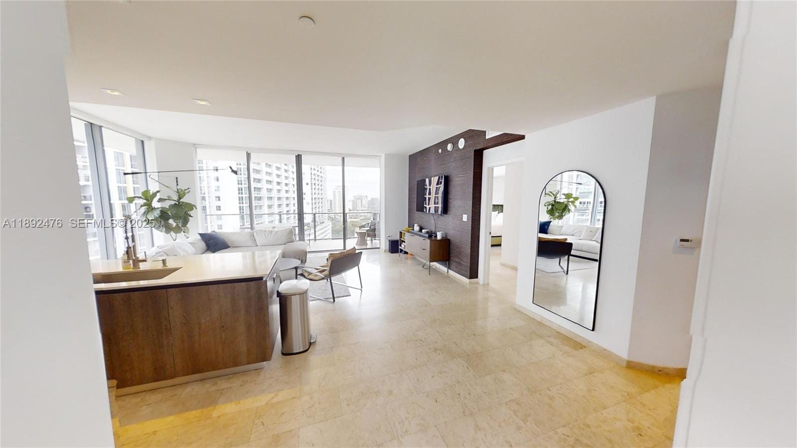 68 SE 6 Street 1111, Miami, FL 33131 photo 21