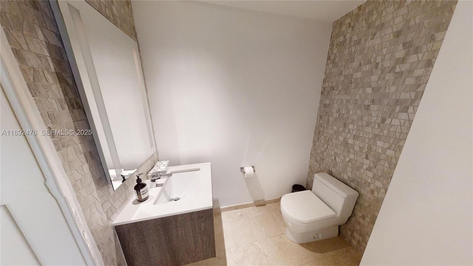 68 SE 6 Street 1111, Miami, FL 33131 photo 22