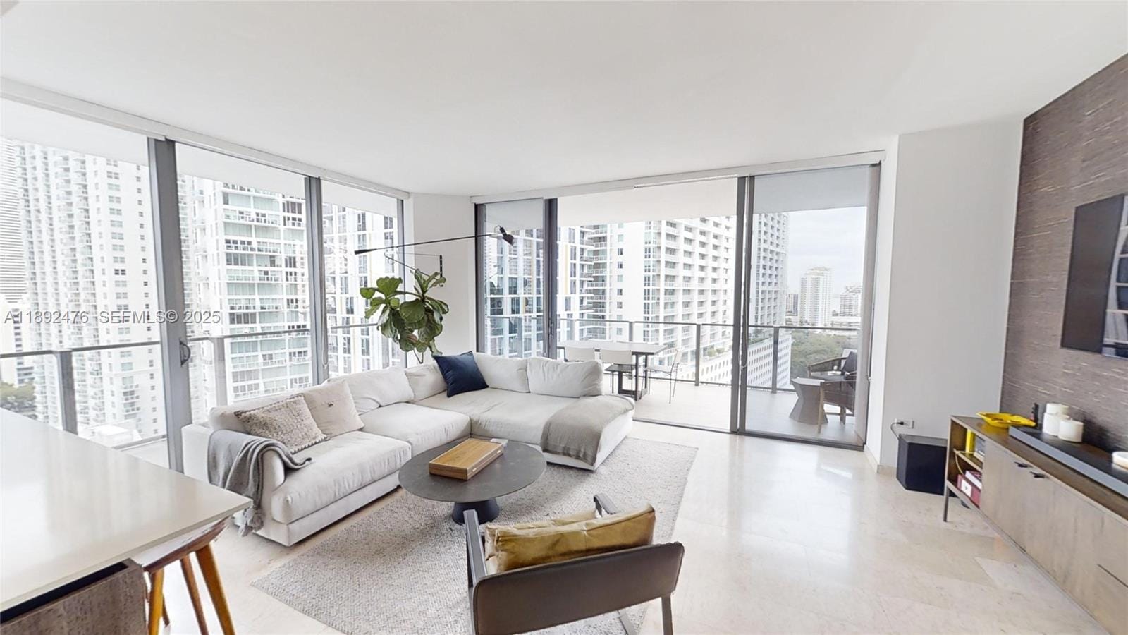 68 SE 6 Street 1111, Miami, FL 33131 photo 25