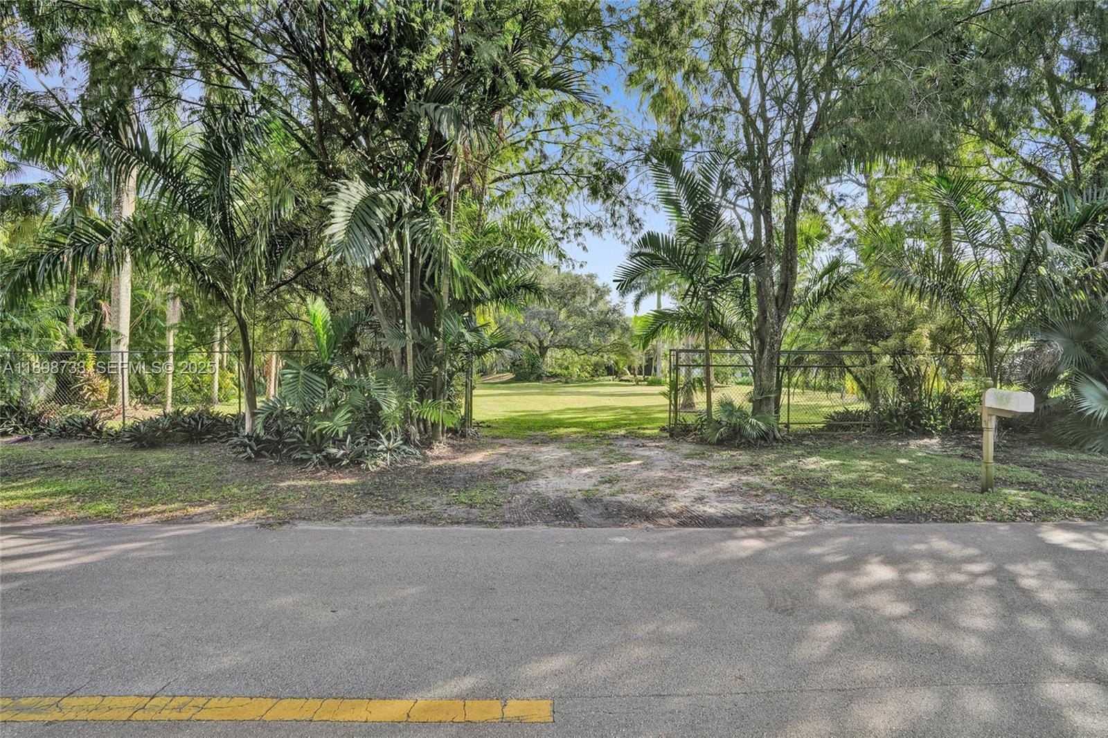 14270 SW 20th Street, Davie, FL 33325 photo 2