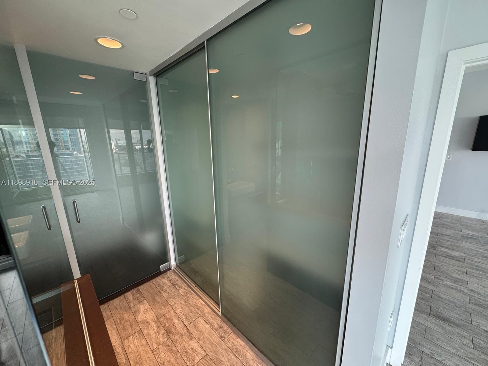 1040 Biscayne Boulevard 1106, Miami, FL 33132 photo 17