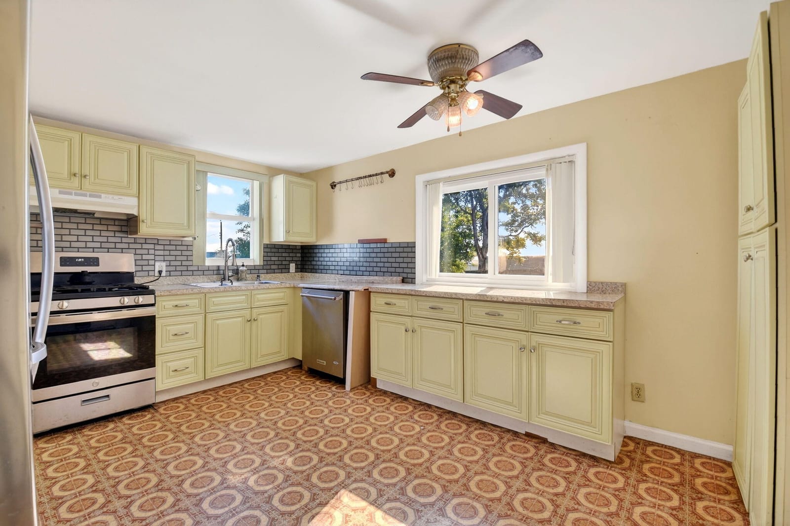 844 Bradley Street, West Palm Beach, FL 33405 photo 6