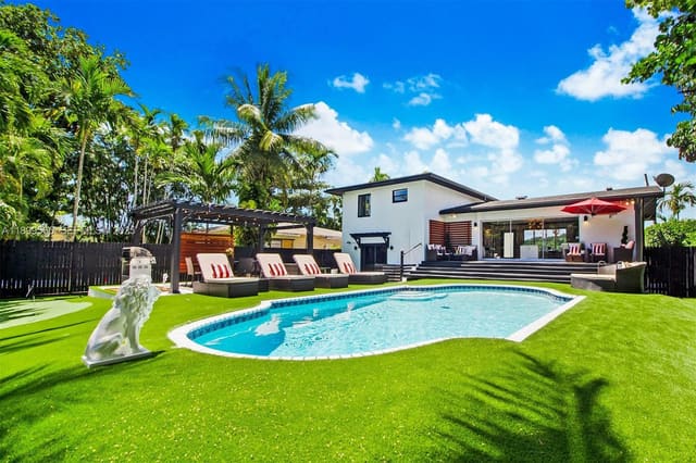 11975 W Biscayne Canal Road, sold in Bellevue Biscayne, Miami, FL