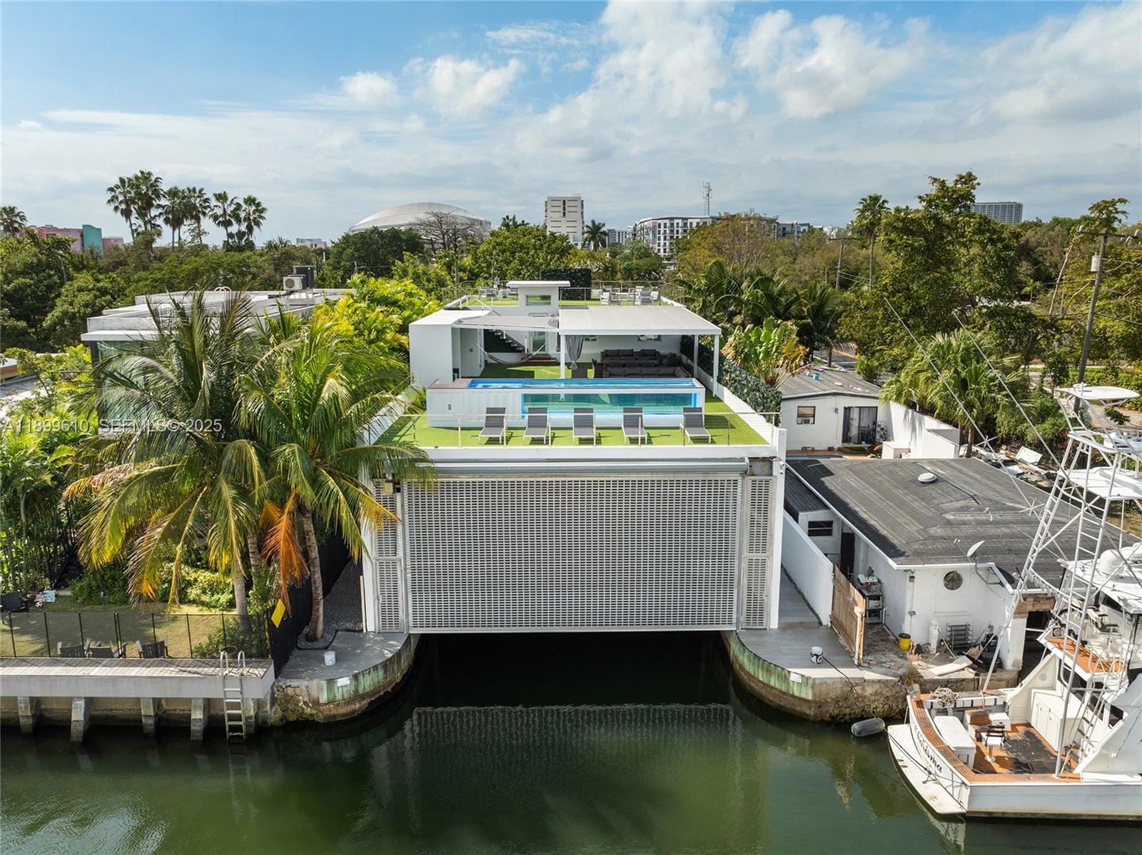 641 NW 7th St Road, Miami, FL 33136