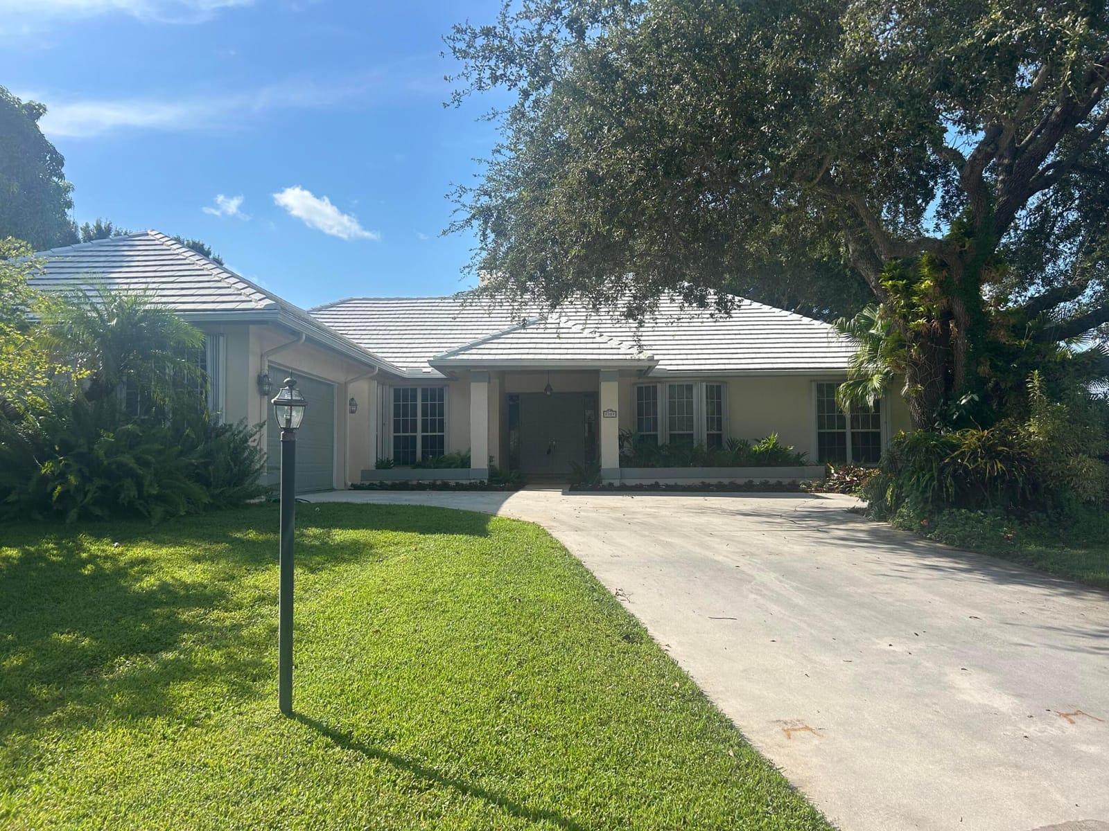 8309 SE Woodcrest Place, Hobe Sound, FL 33455