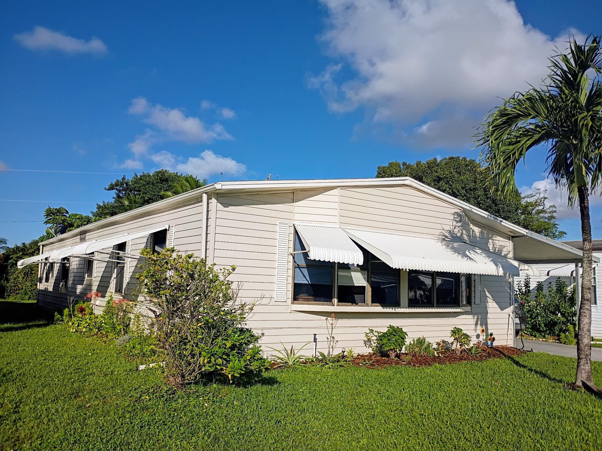 3353 Lake Overlook Place, Lantana, FL 33462, Lantana