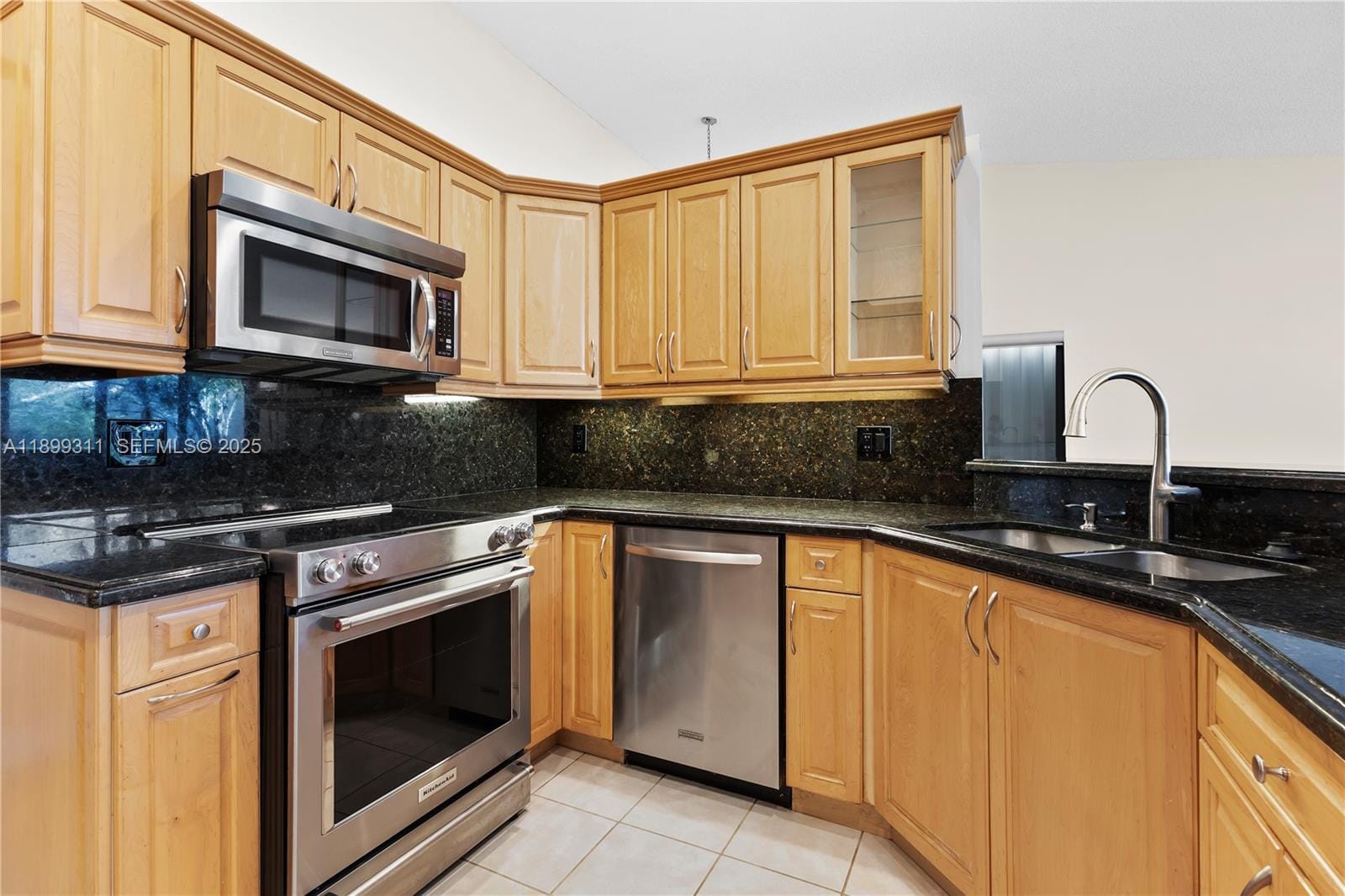 3709 Alcantara Avenue A83, Doral, FL 33178 photo 13