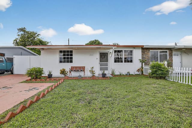 1935 SW 67th Terrace, sold in Broadview Country Club Es, North Lauderdale, FL