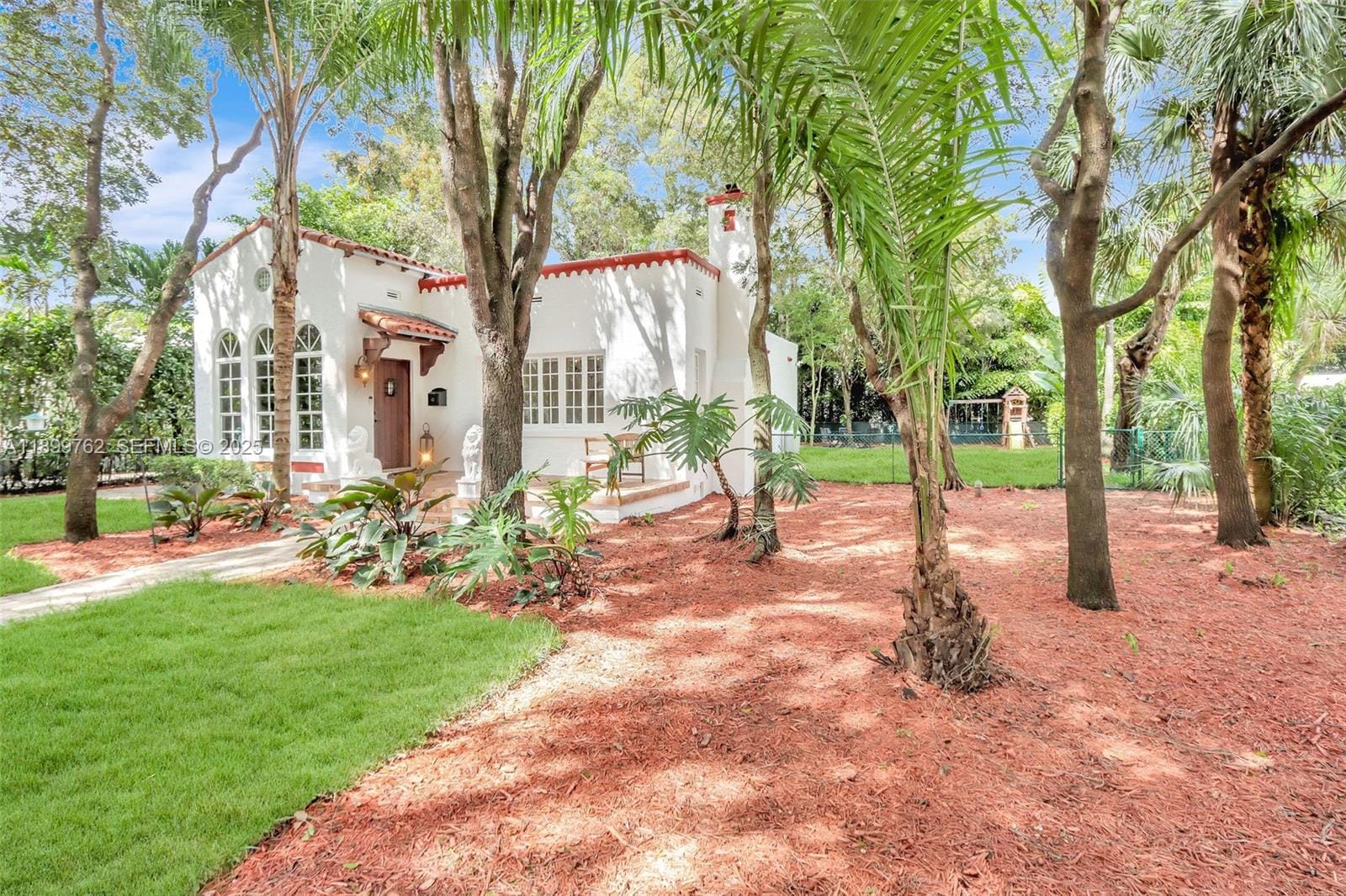517 Minorca Ave., Coral Gables, FL 33134 photo 2