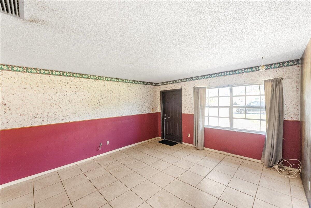 2695 Mohawk Avenue, Fort Pierce, FL 34946 photo 4