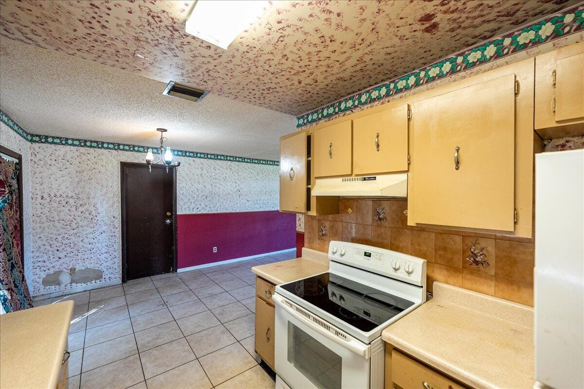 2695 Mohawk Avenue, Fort Pierce, FL 34946 photo 10