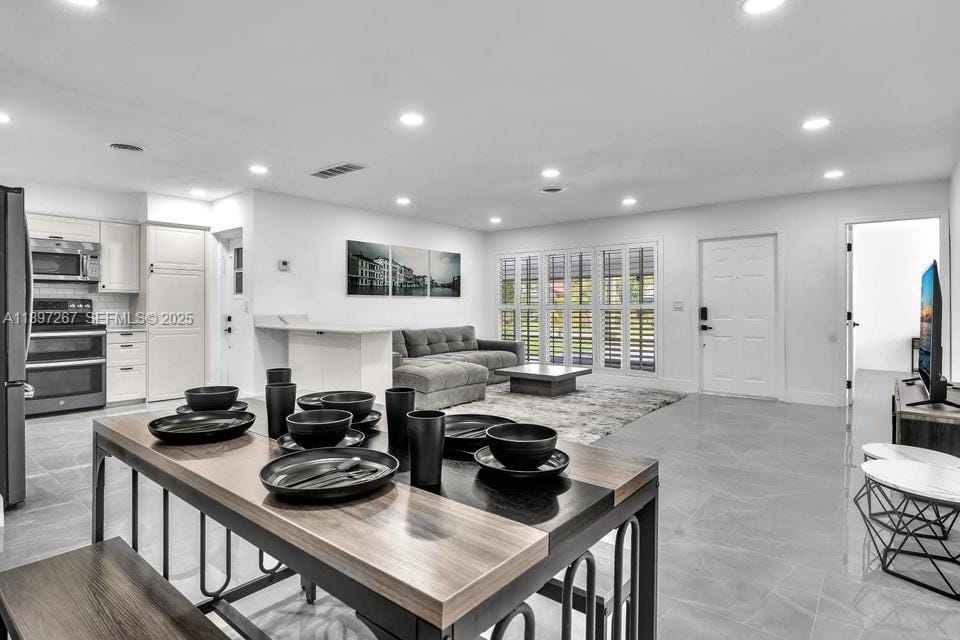 2112 N 14th Terrace — photo 4
