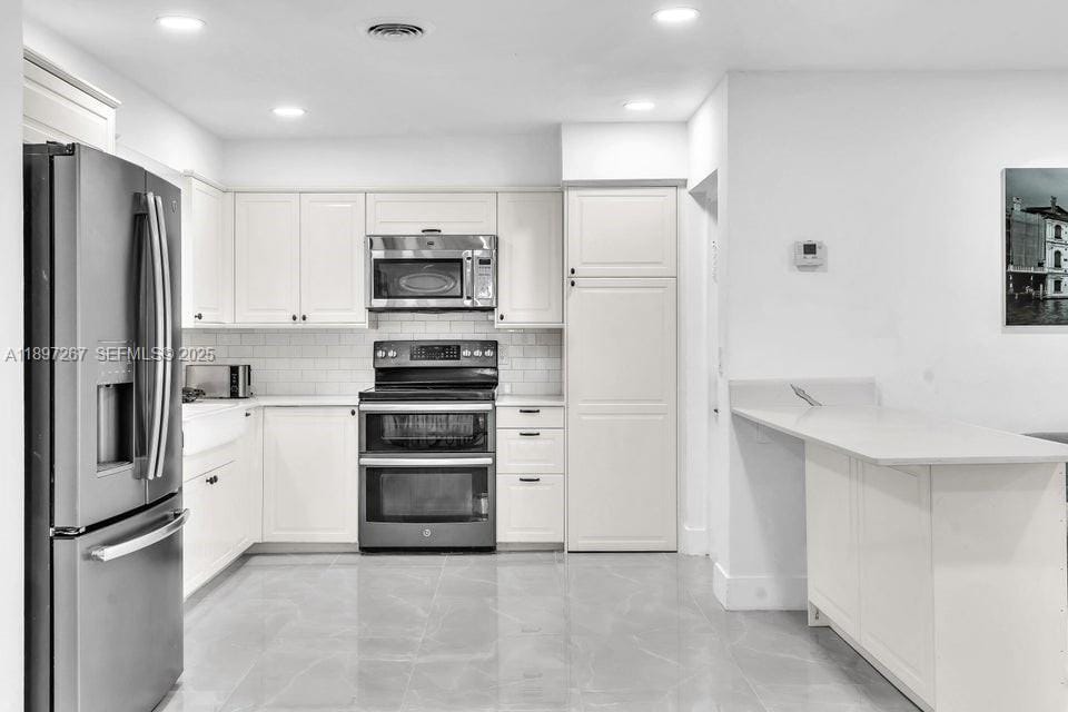 2112 N 14th Terrace — photo 5