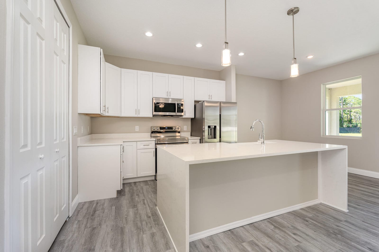 1319 Schneider Street SW — photo 5