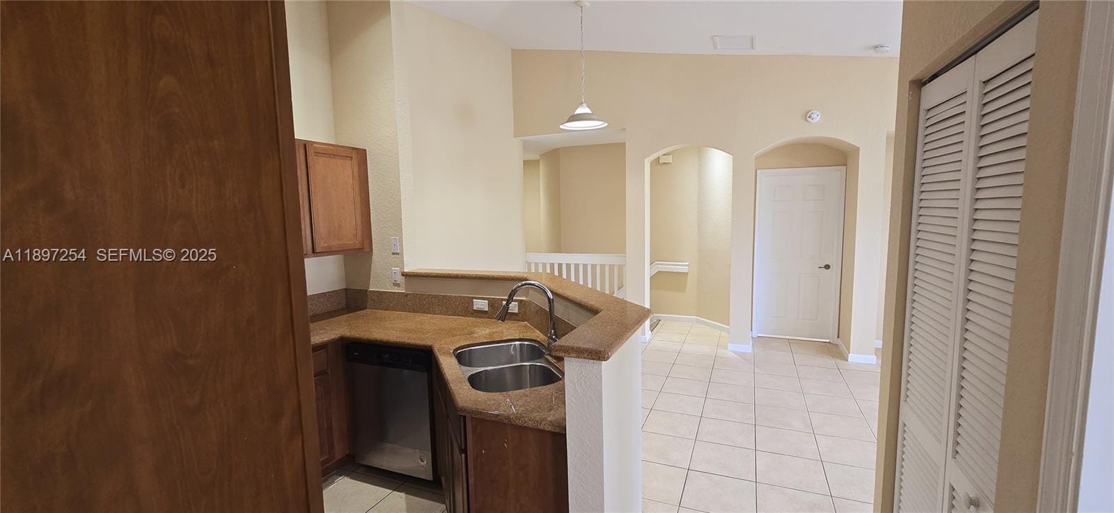 3020 Laurel Ridge Circle — photo 6