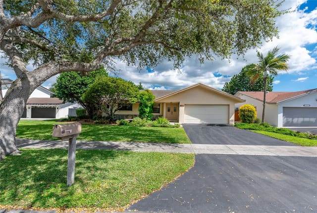 10421 SW 146th Place, sold in Ramas Of Kendall, Miami, FL