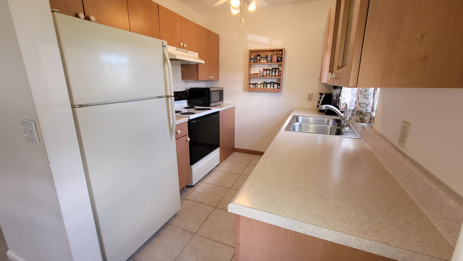 232 Canterbury J — photo 9
