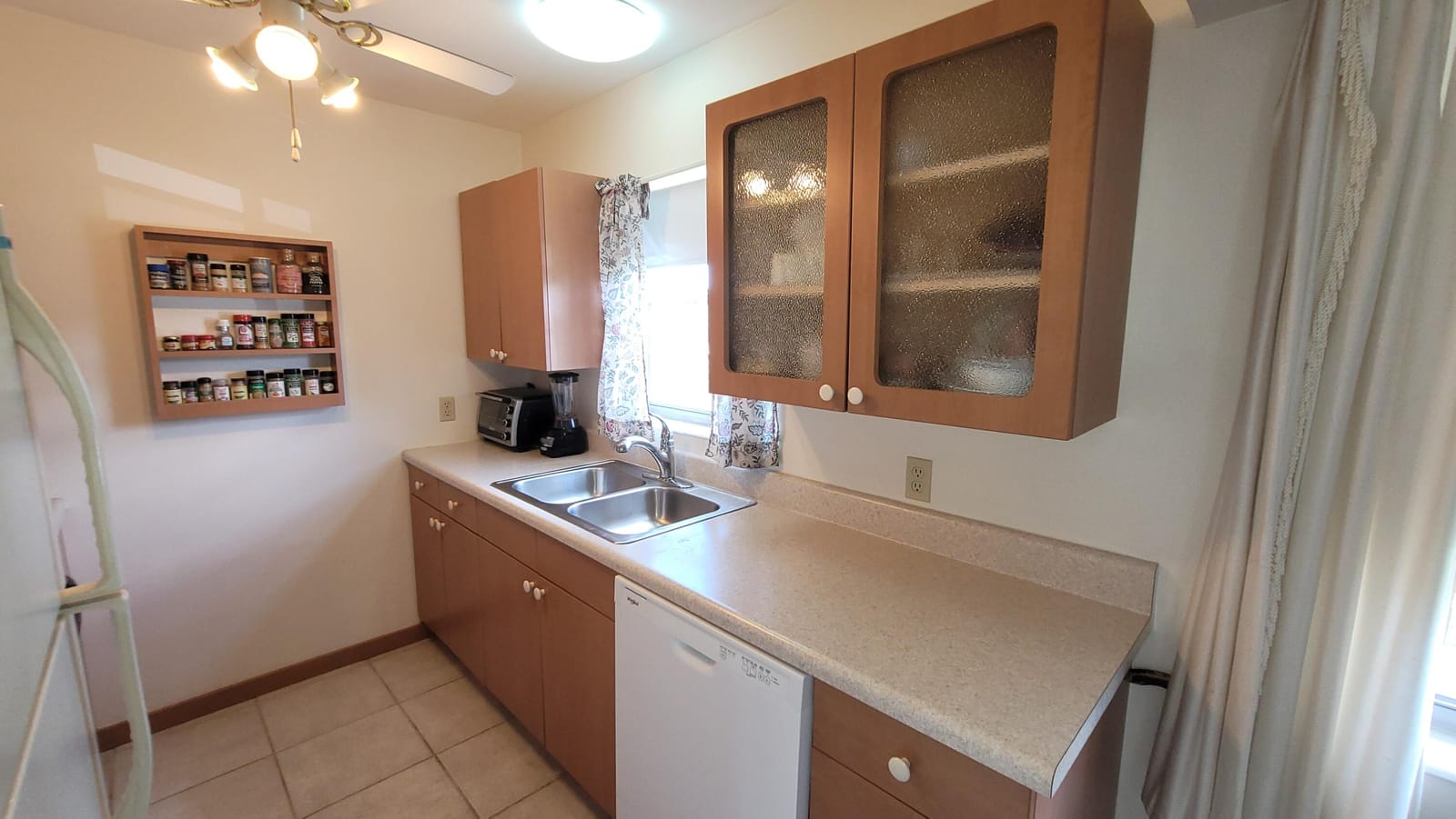 232 Canterbury J — photo 10