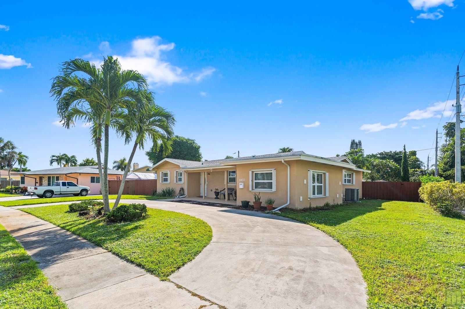 4450 NW 10th Street — photo 2